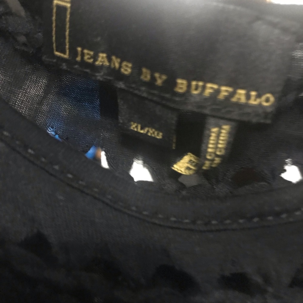 Jeans by Buffalo sleeveless top - Picture 3 of 3